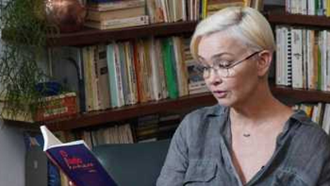 Helena Lara Resende