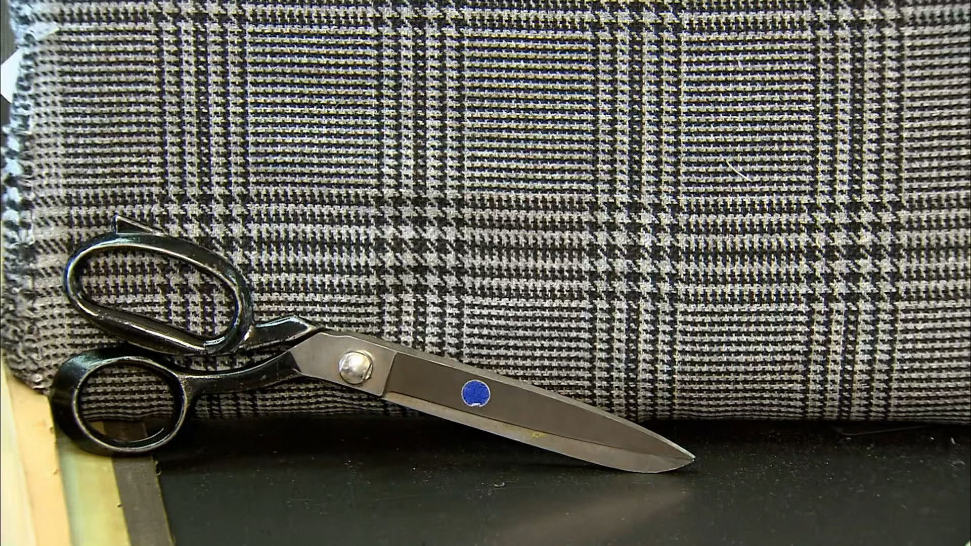 Wood Windows, Woven Cashmere Fabric, Plastic Recycling Machines, Architectural Glass