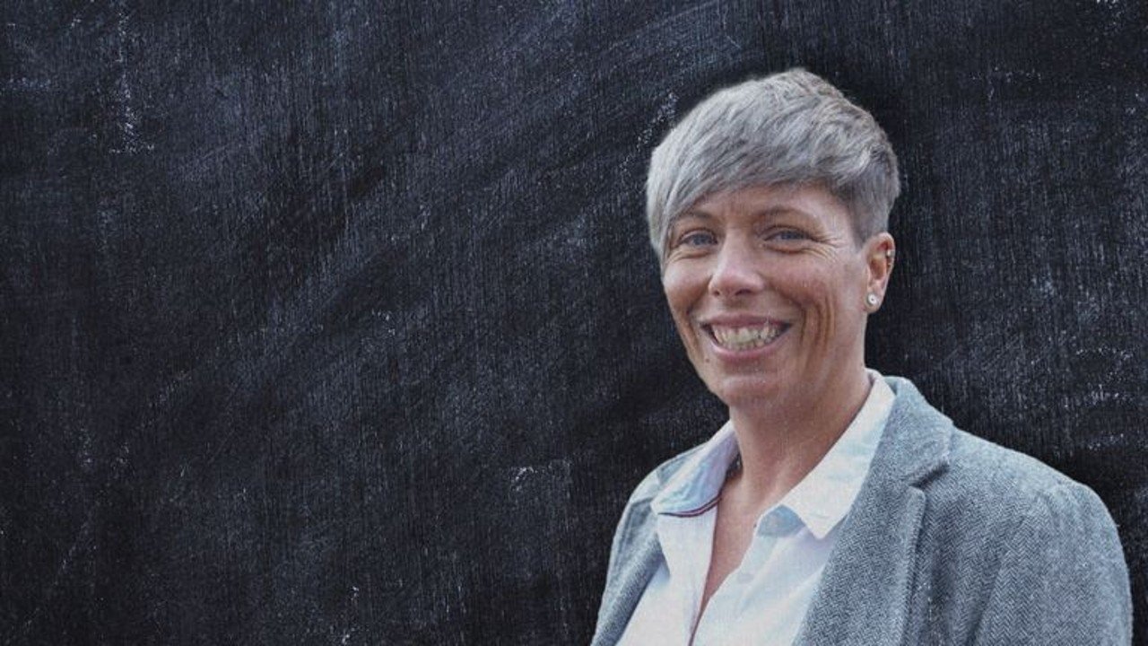 Yvette Lyons