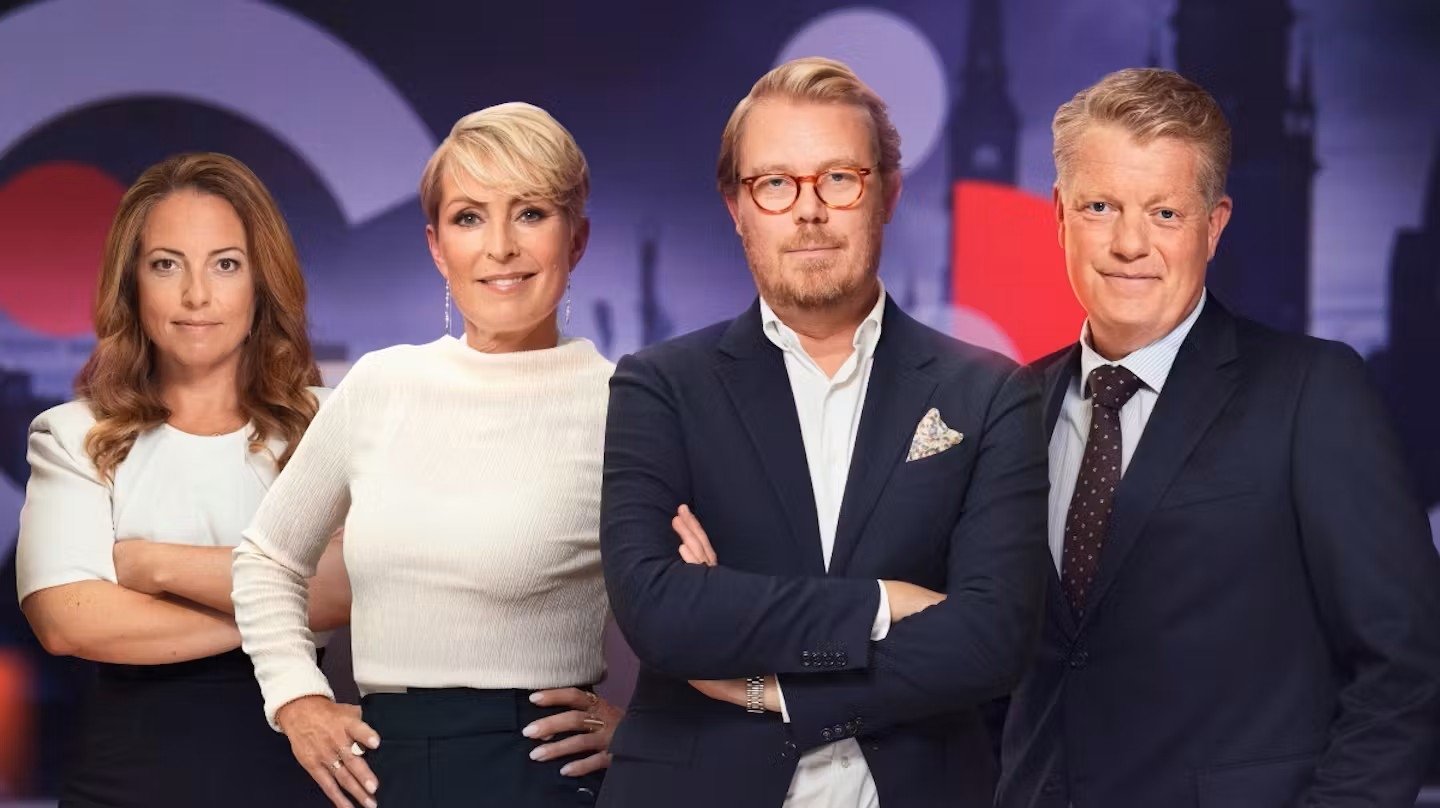 21.30 News
