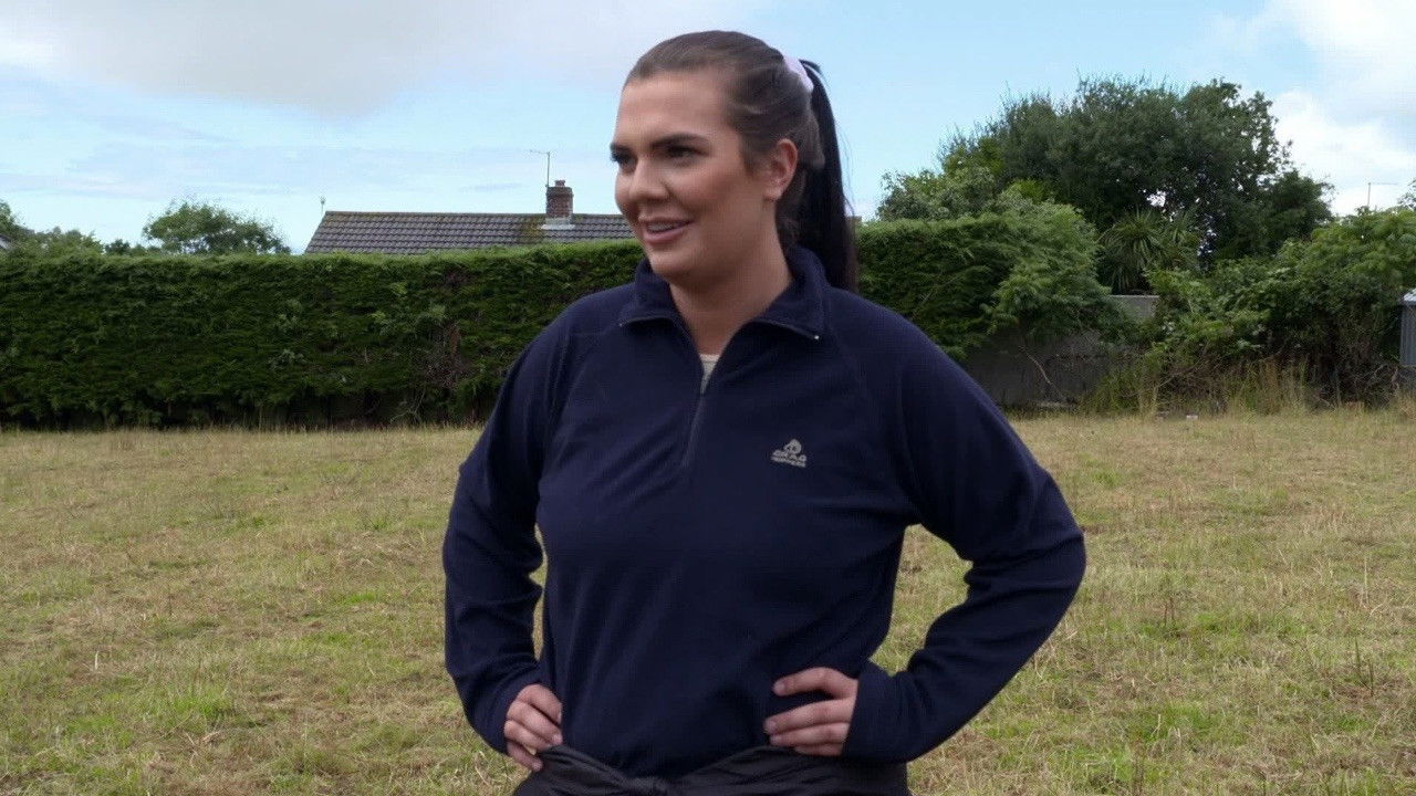 Mums Move In: Chloe and Amber