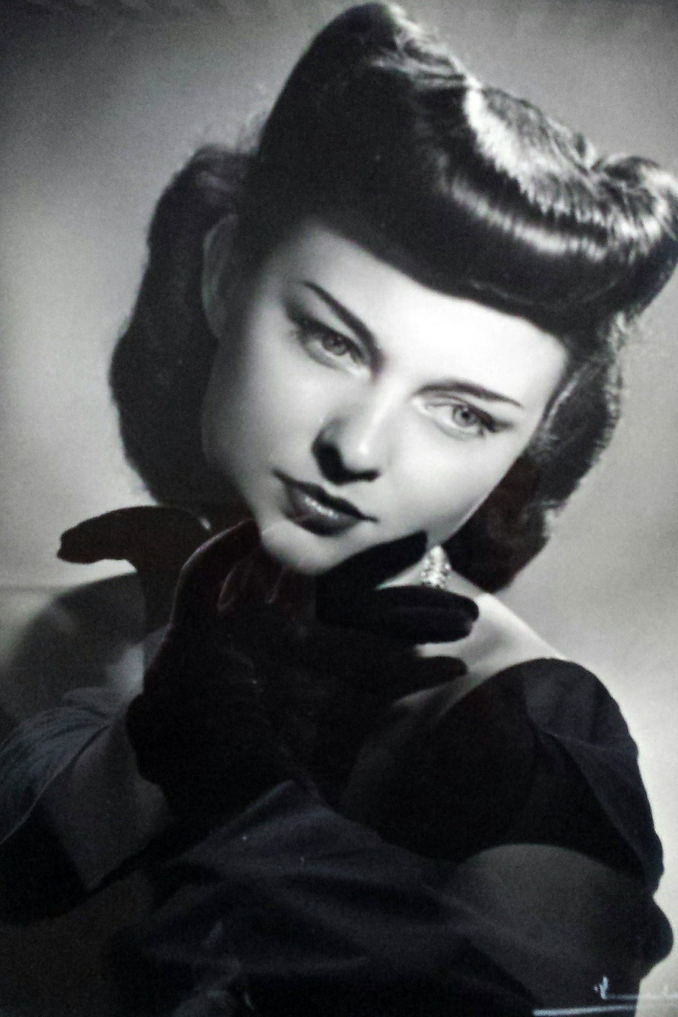 Foto de Lenore Aubert