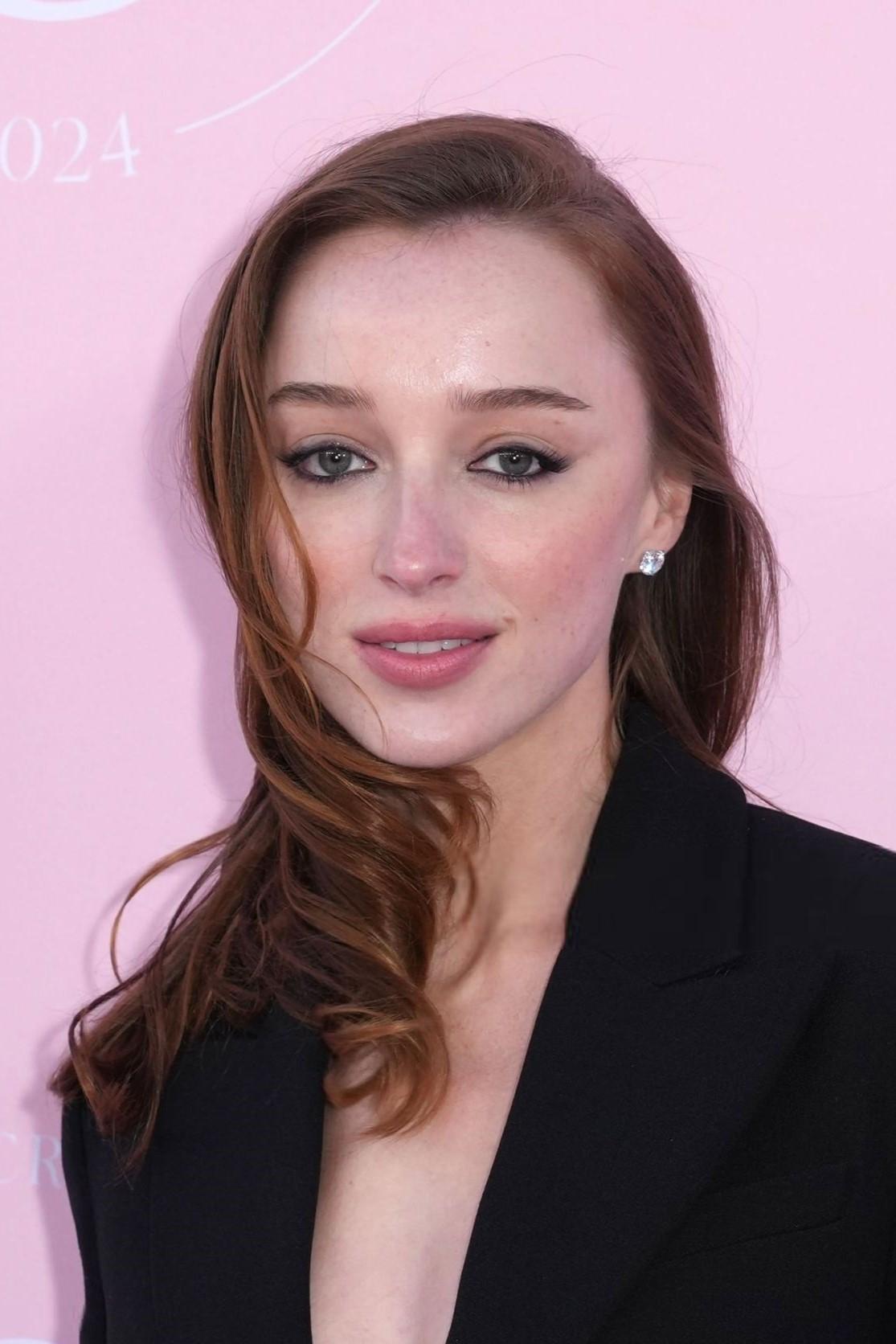 Foto de Phoebe Dynevor