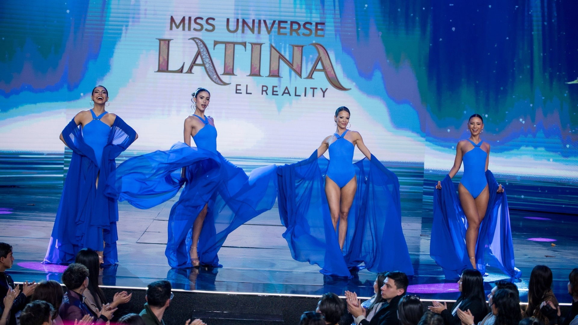 Vuelo de gala por la salvación