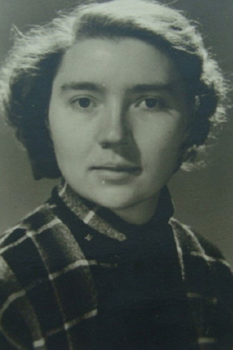 Искра Бабич/Writer