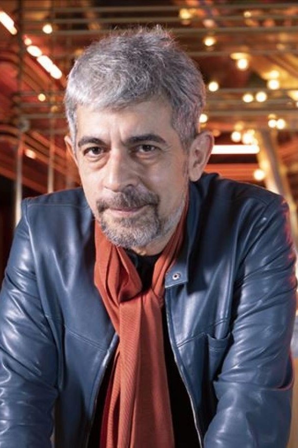 Foto de Okan Bayülgen