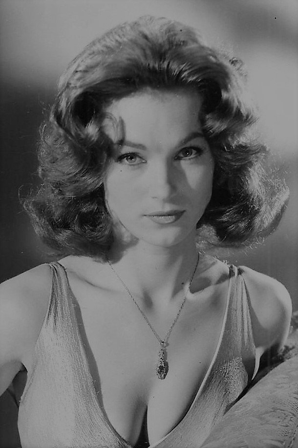 Foto de Shirley Anne Field