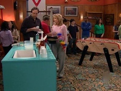 Still Standing 2×20 – Still Hangin’ Out