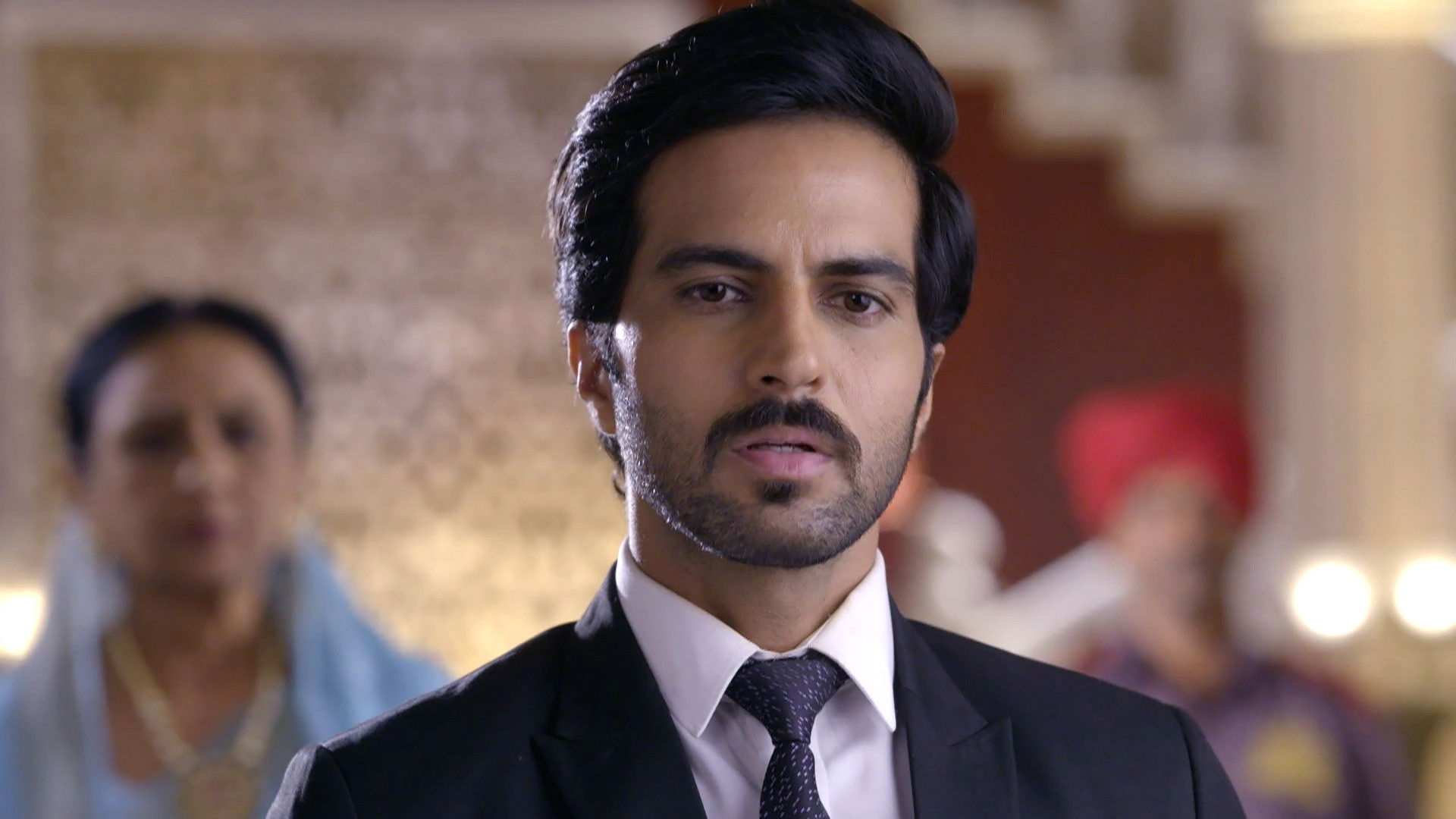 Akshay in a Tough Spot