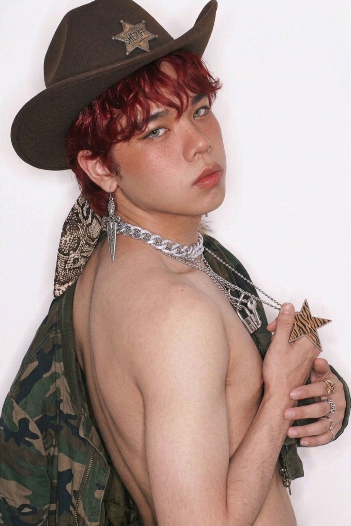 the profile picture of ชิณณ์ณภณ ทองฉาย