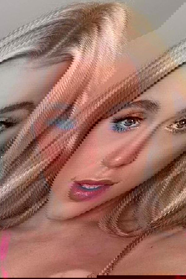 Elle Brooke