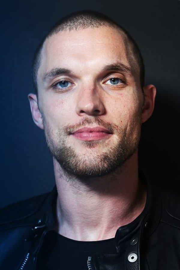 Foto de Ed Skrein