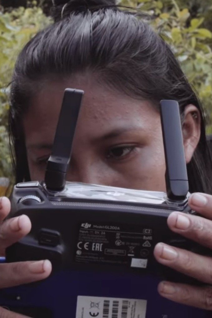 Poster de Mensageiras da Amazônia: Jovens Munduruku Usam Drone e Celular para Resistir às Invasões