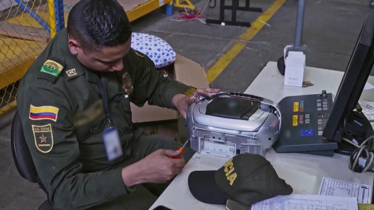 In Tumbes, customs officers patrol 22 smuggling routes