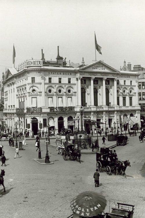 Poster de On a Runaway Motor-Car Through Piccadilly Circus