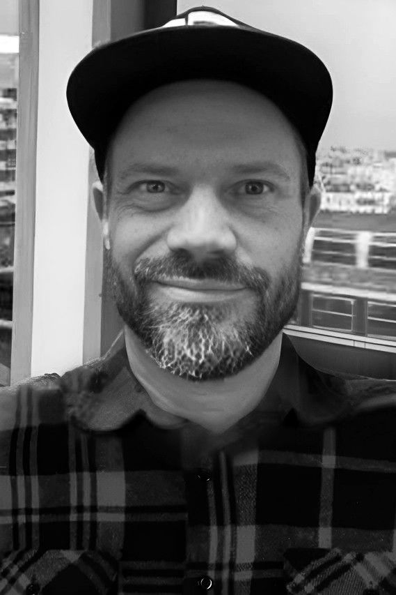 Pierre Janaszak/Self (Host)