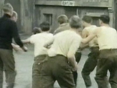 Colditz 1×9 – Bribery and Corruption