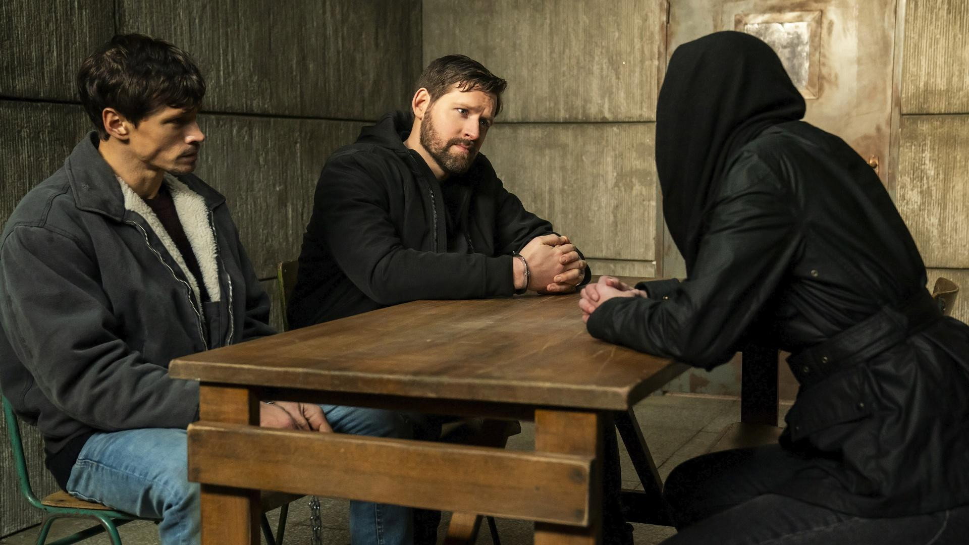 FBI: Internacional 3×2