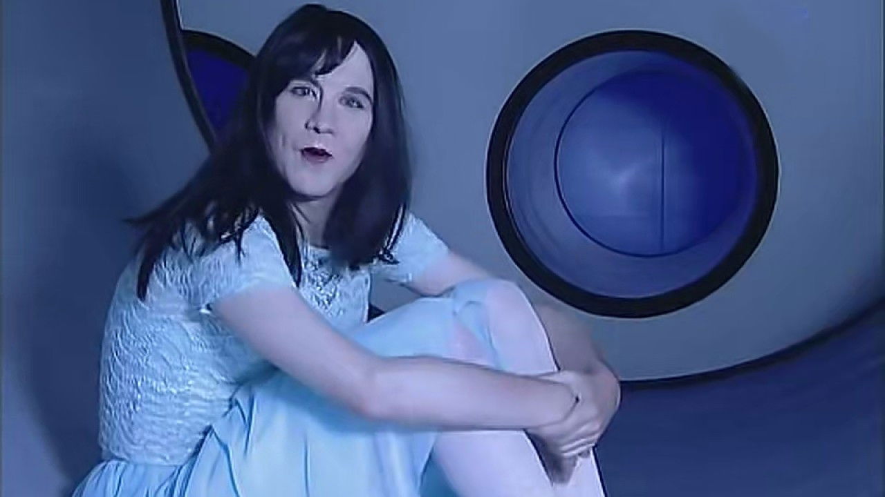 Presentado por Björk, Michel Gondry y Vicentín