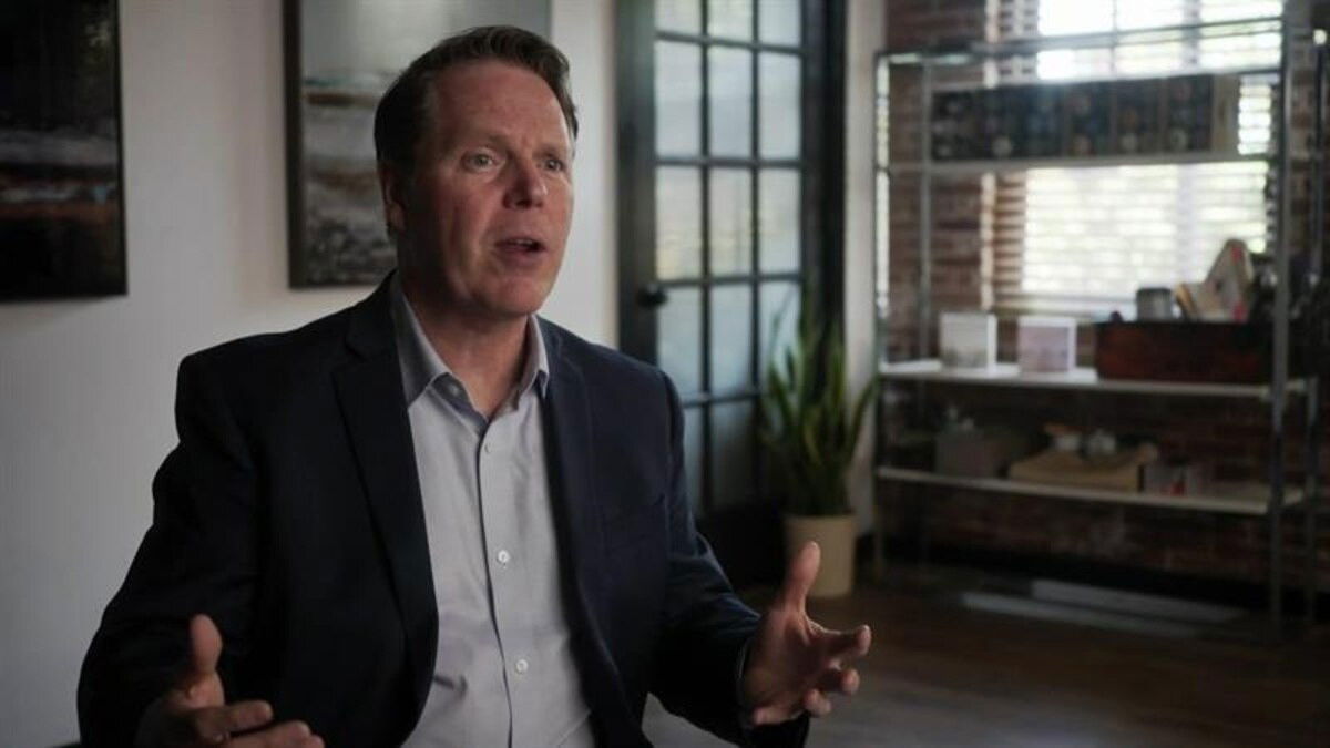 A Long Island Love Triangle