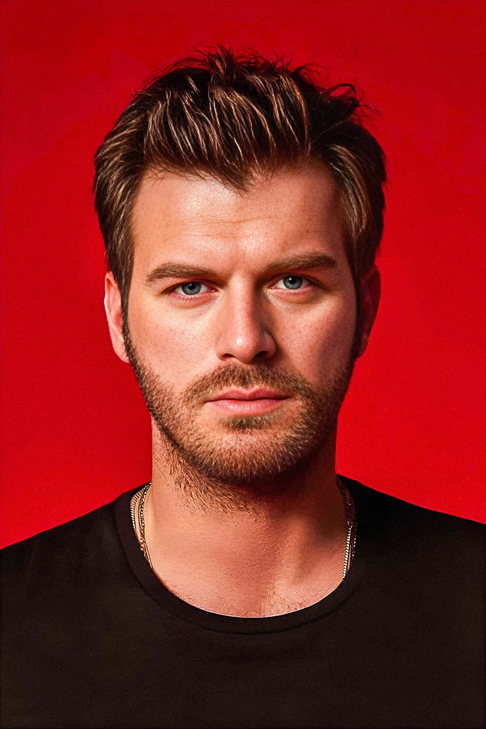 Foto de Kıvanç Tatlıtuğ