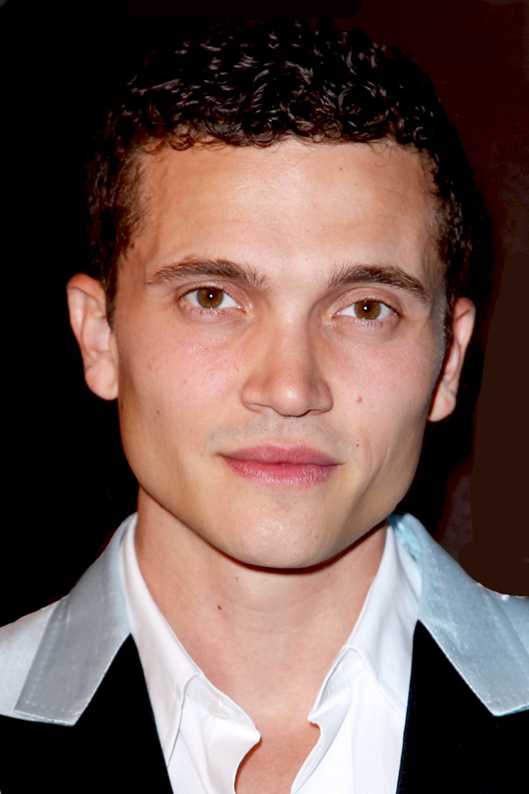 Foto de Karl Glusman