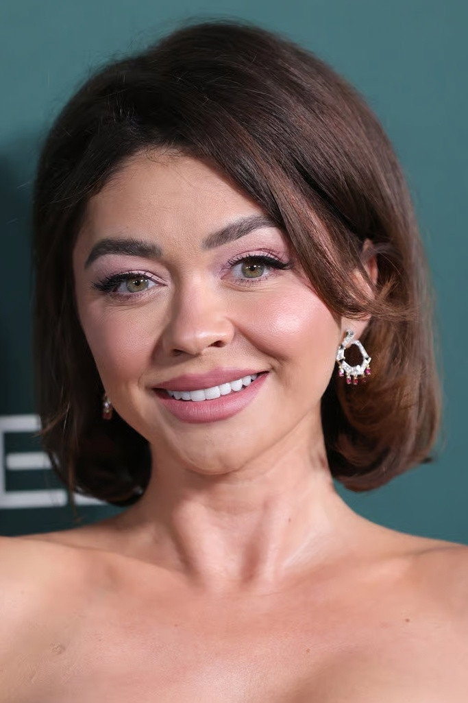 the profile picture of Sarah Hyland