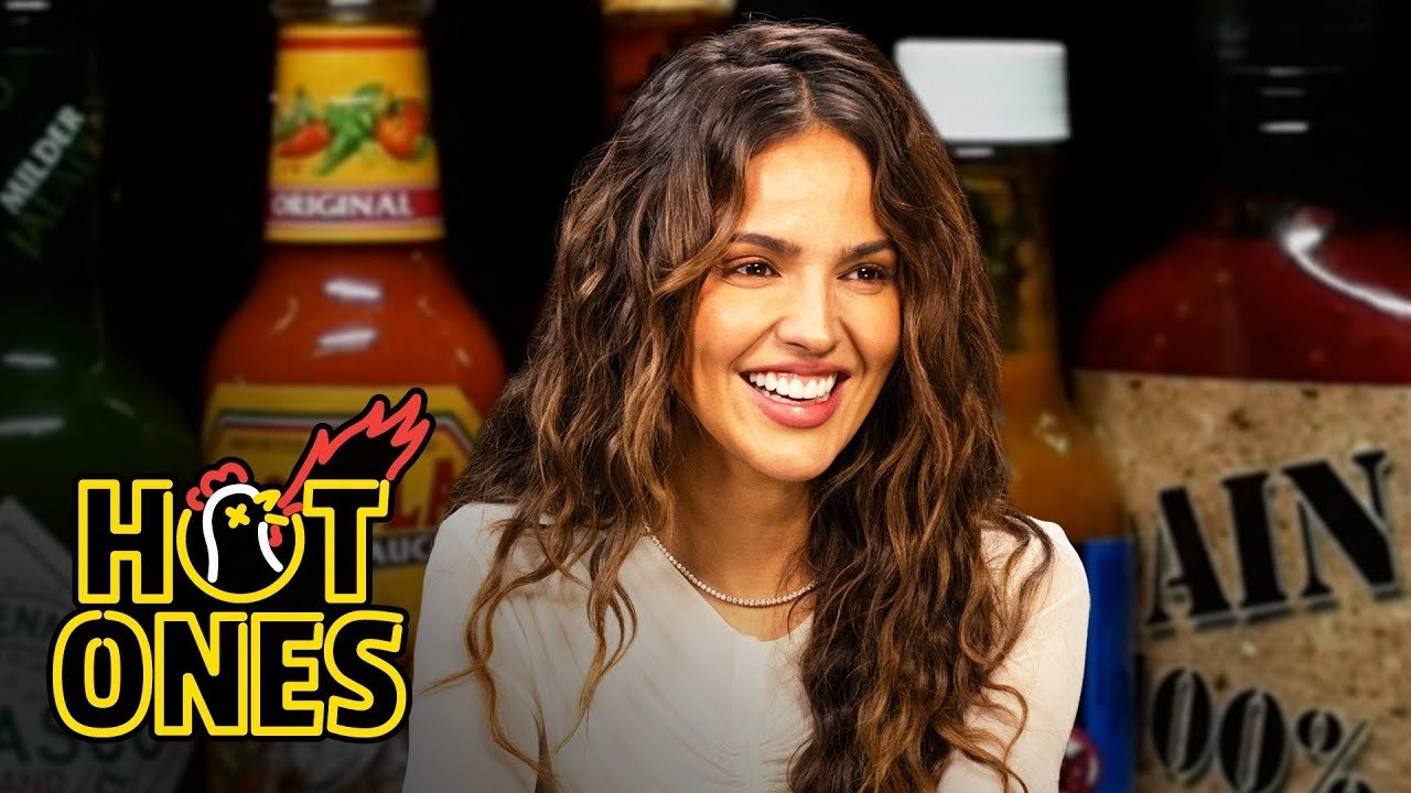 Eiza González Cries on Command While Eating Spicy Wings