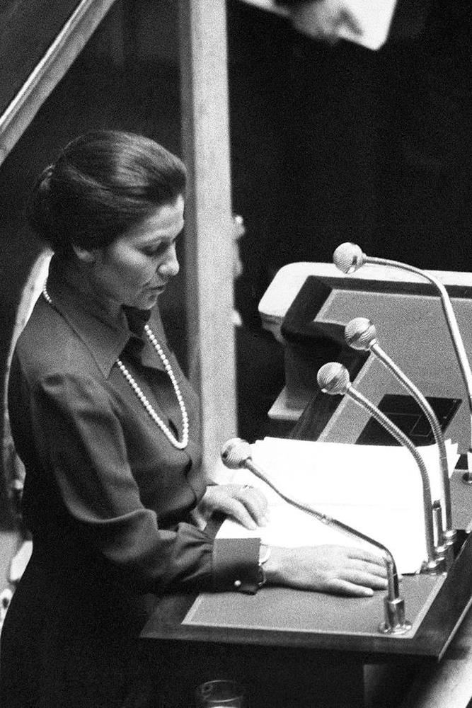 Poster de Simone Veil, une loi au nom des femmes