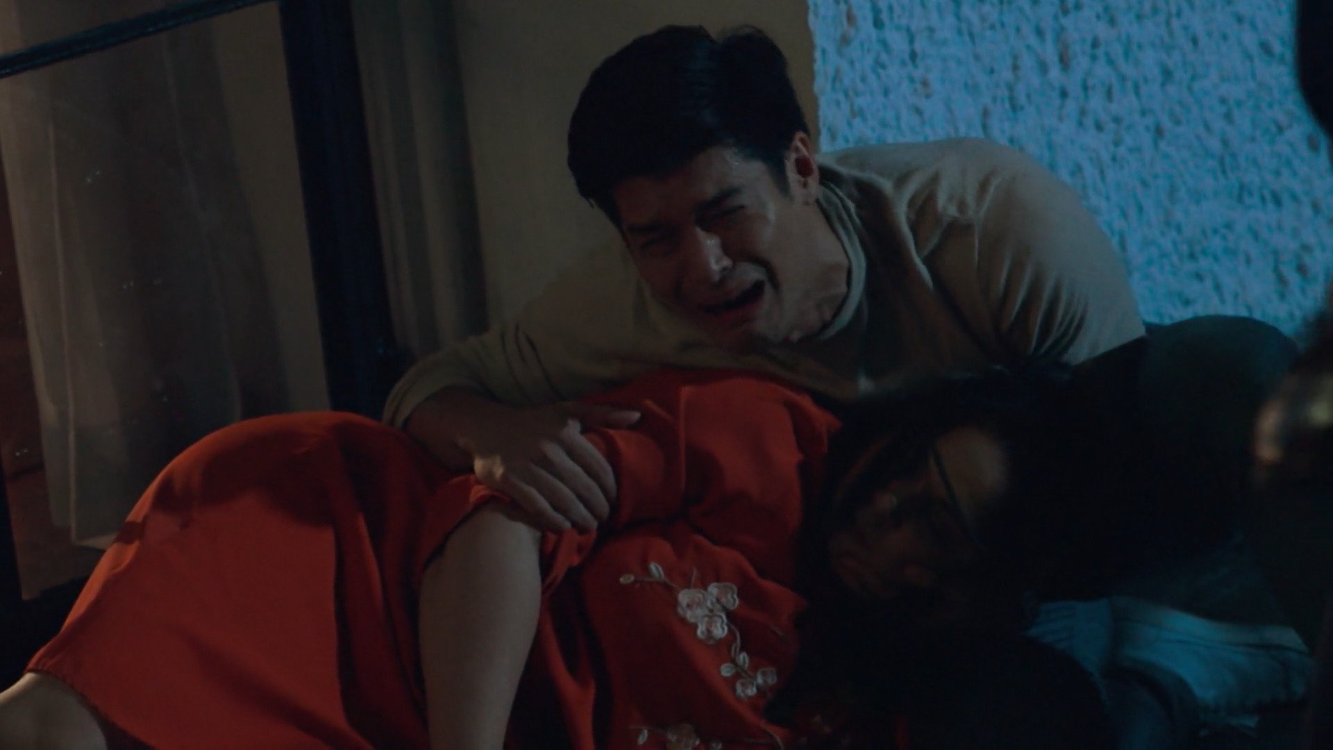 Nag-aapoy na Damdamin