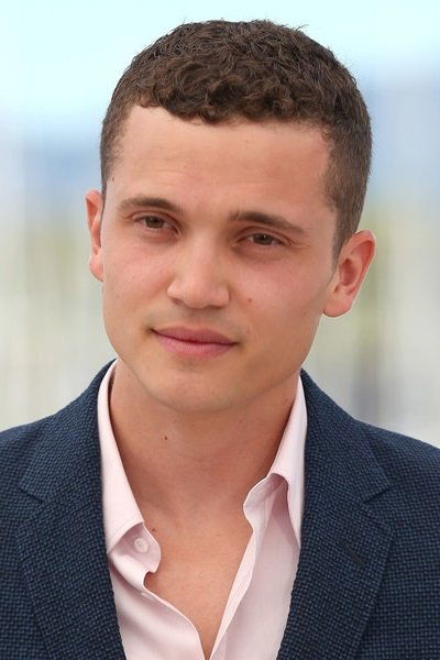 Foto de Karl Glusman