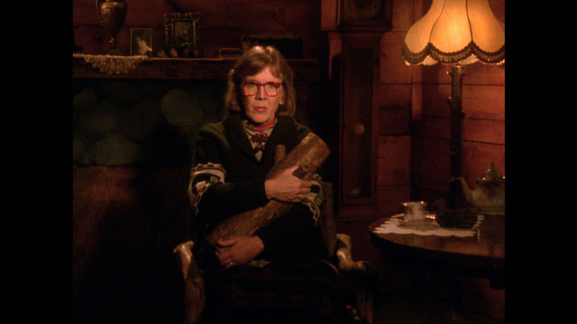 Log Lady Introduction - S02E16