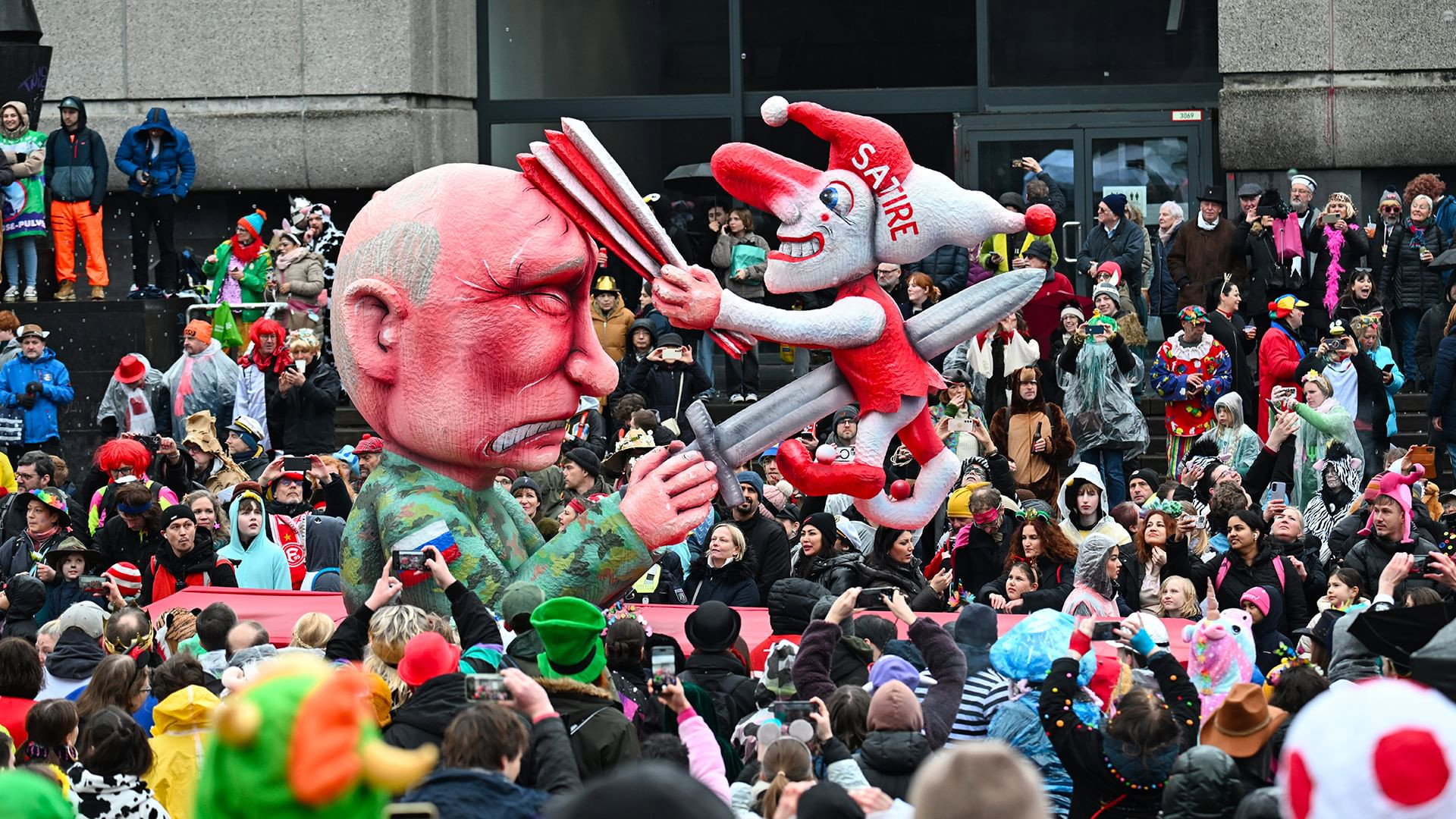 German Carnival: Jesters' heads must roll