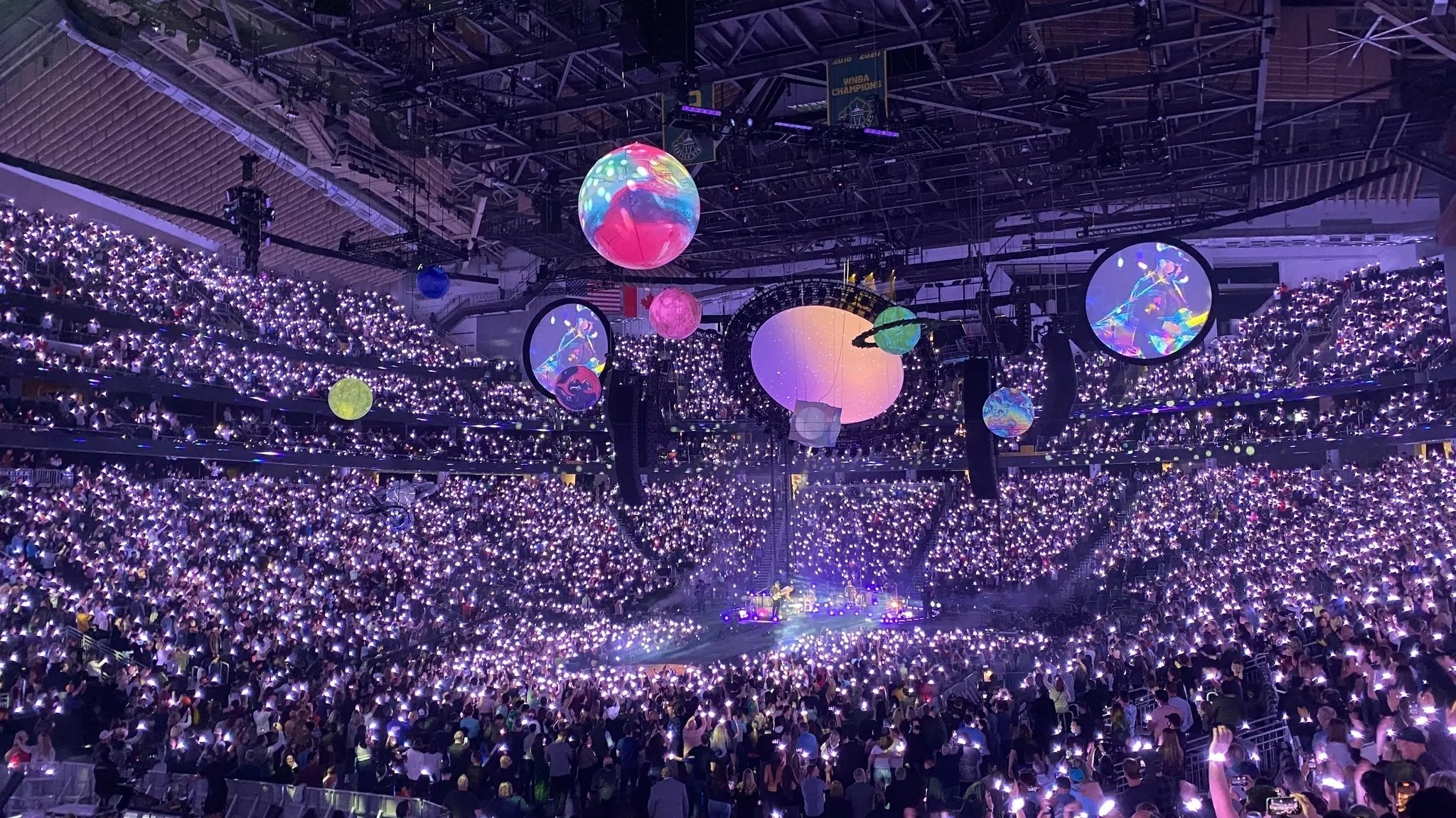 Coldplay en direct de la Climate Pledge Arena