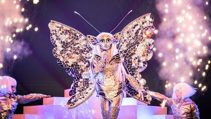 Behind The Mask - Anouk Matton (Vlinder)