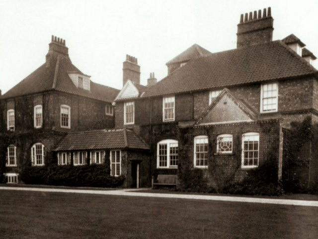 Gertrude Bell - Iraq's Uncrowned Queen