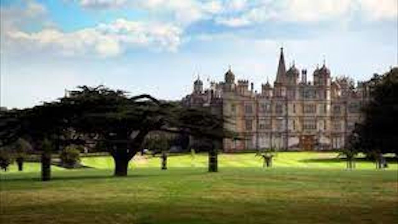 Great Houses with Julian Fellowes
