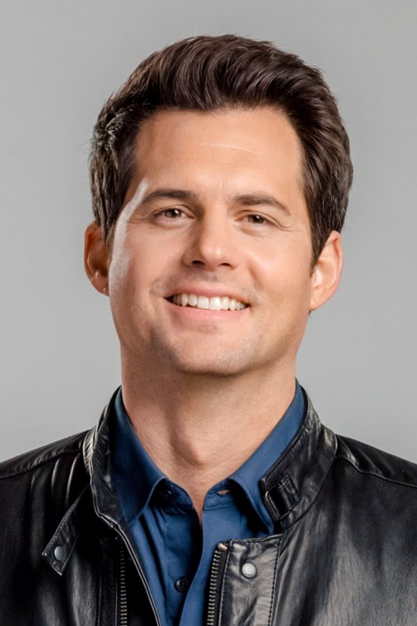 Foto de Kristoffer Polaha