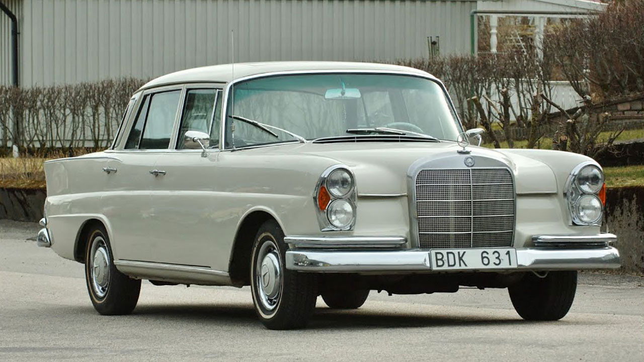 Mercedes Benz Fintail 220 Series