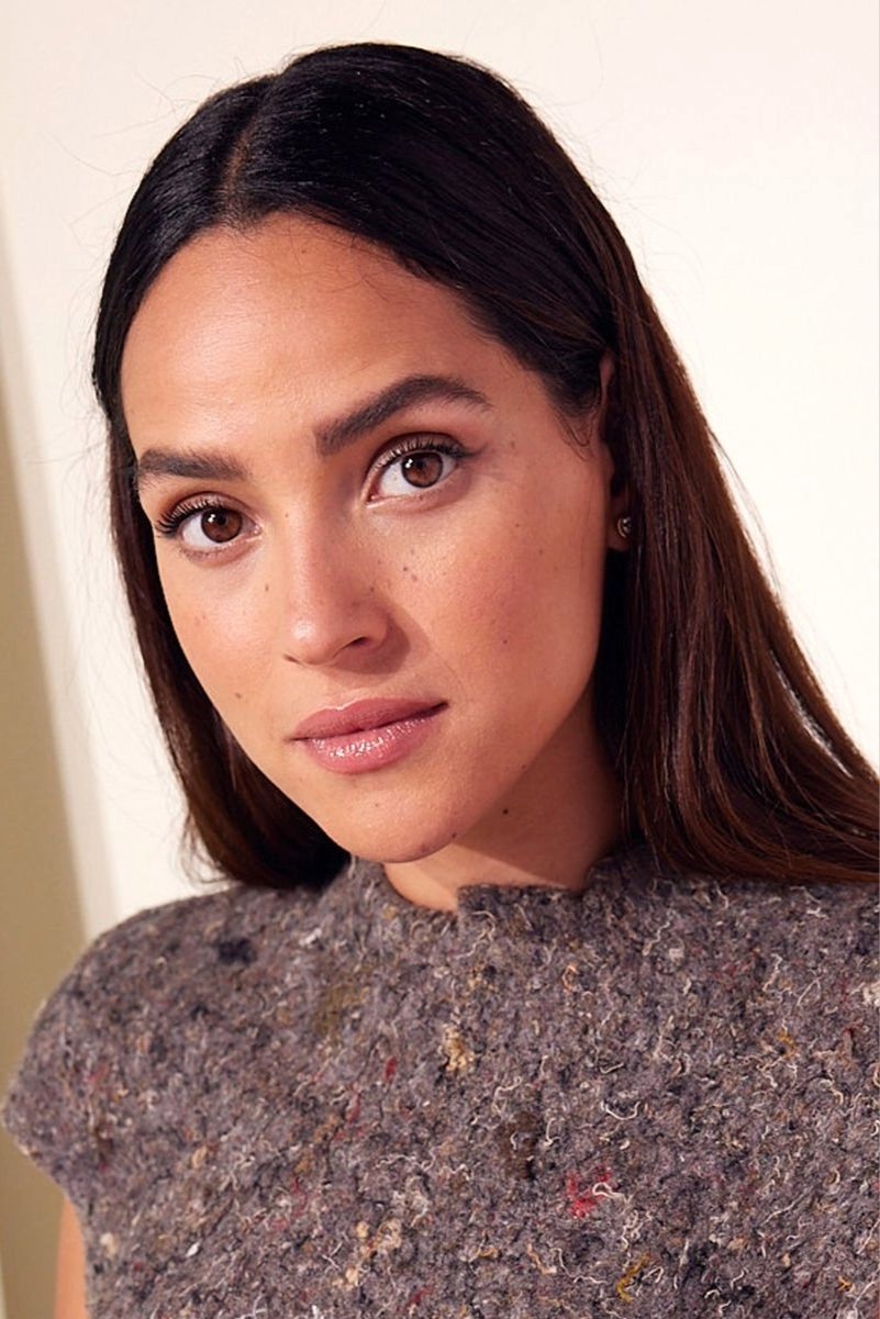 Foto de Adria Arjona