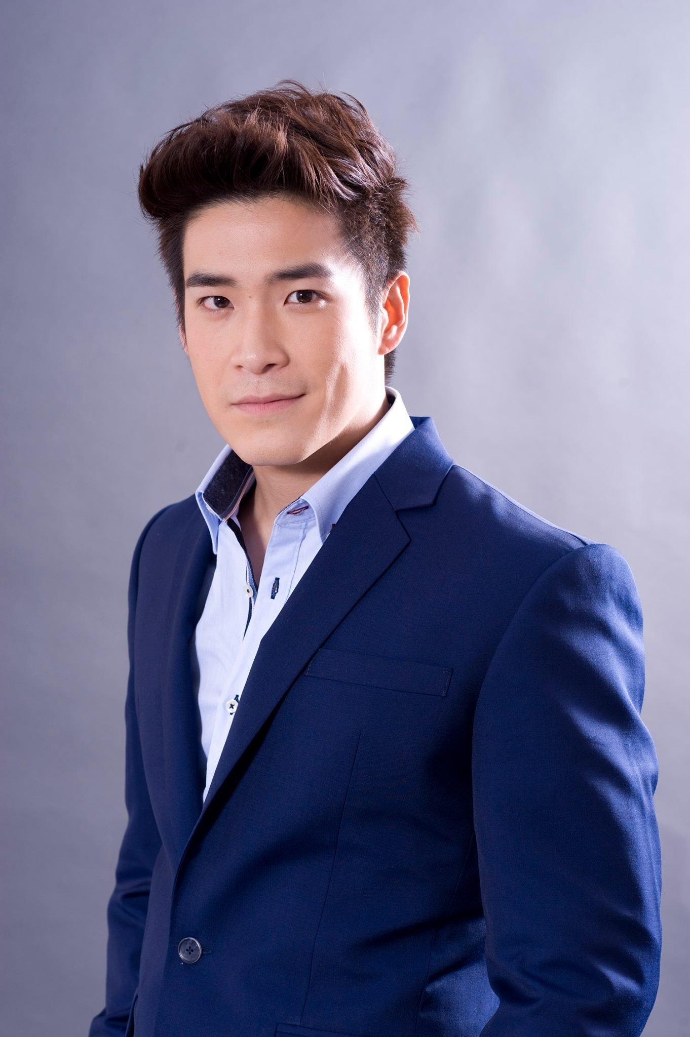 Foto de ธีรเดช เมธาวรายุทธ