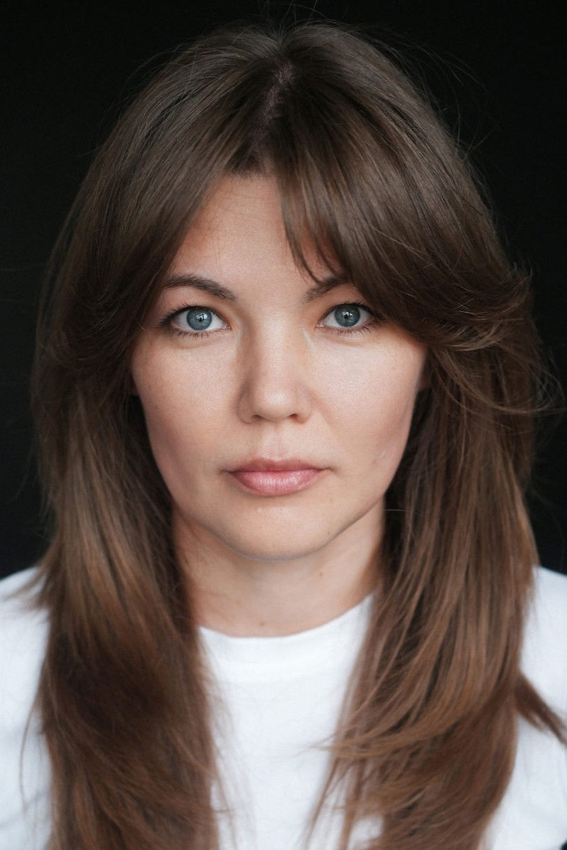 Анастасия Шаповал/официантка