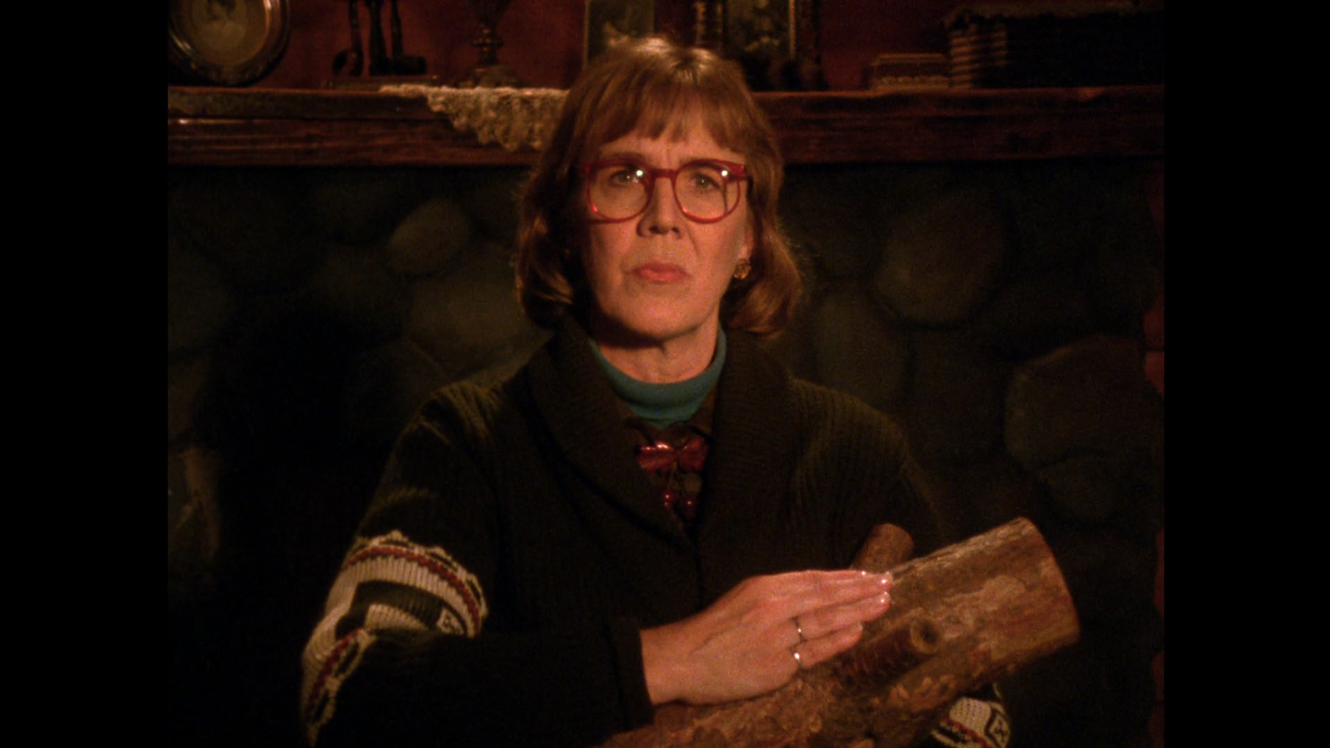 Log Lady Introduction - S01E06