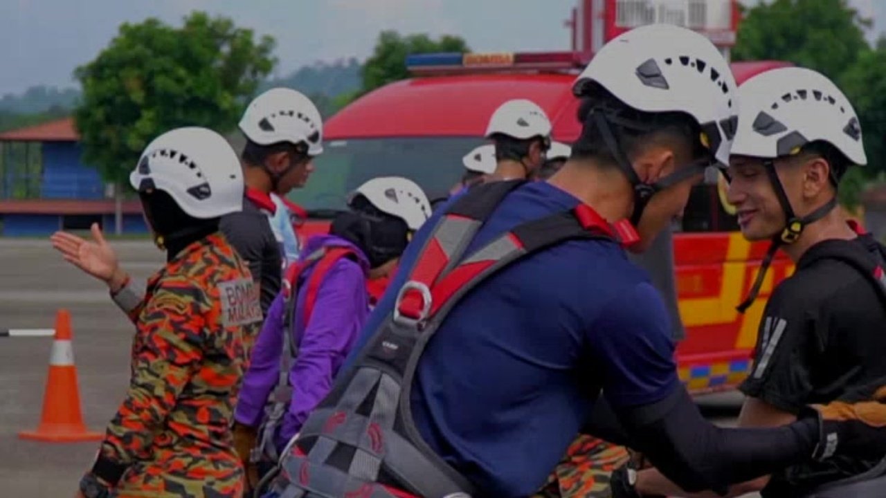 Real Men Malaysia: Wira Merah