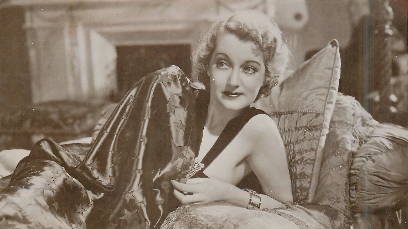 Violet Loraine