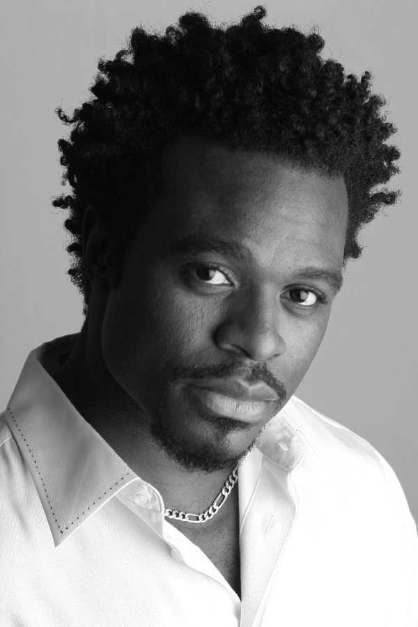 Foto de Lyriq Bent