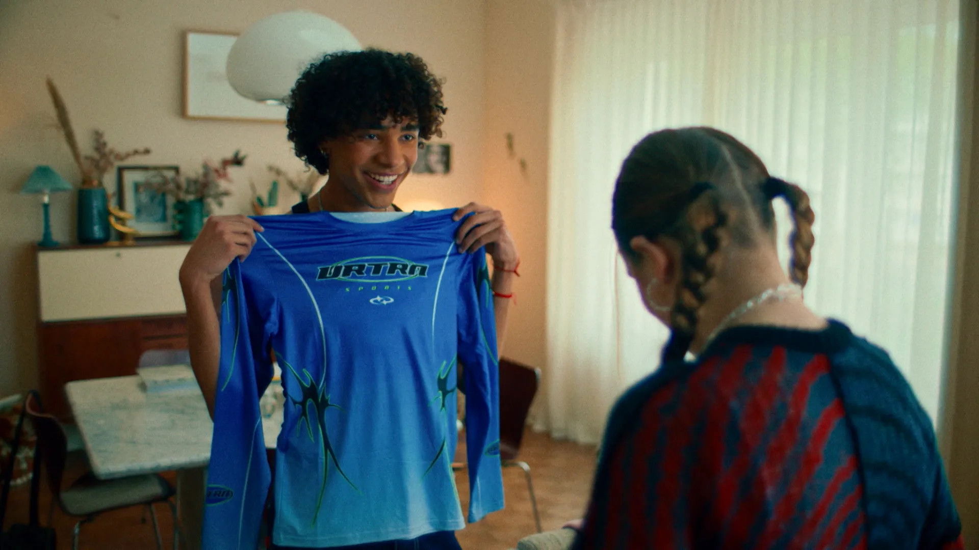 Missing Scene: How to be a main character