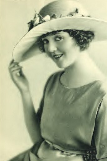 Foto de Doris May