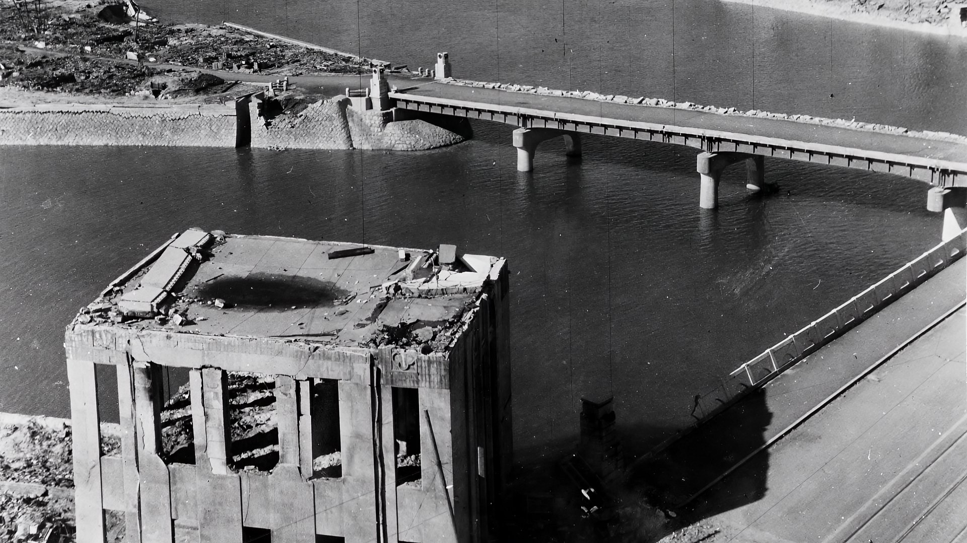 Under the Cloud of Hiroshima