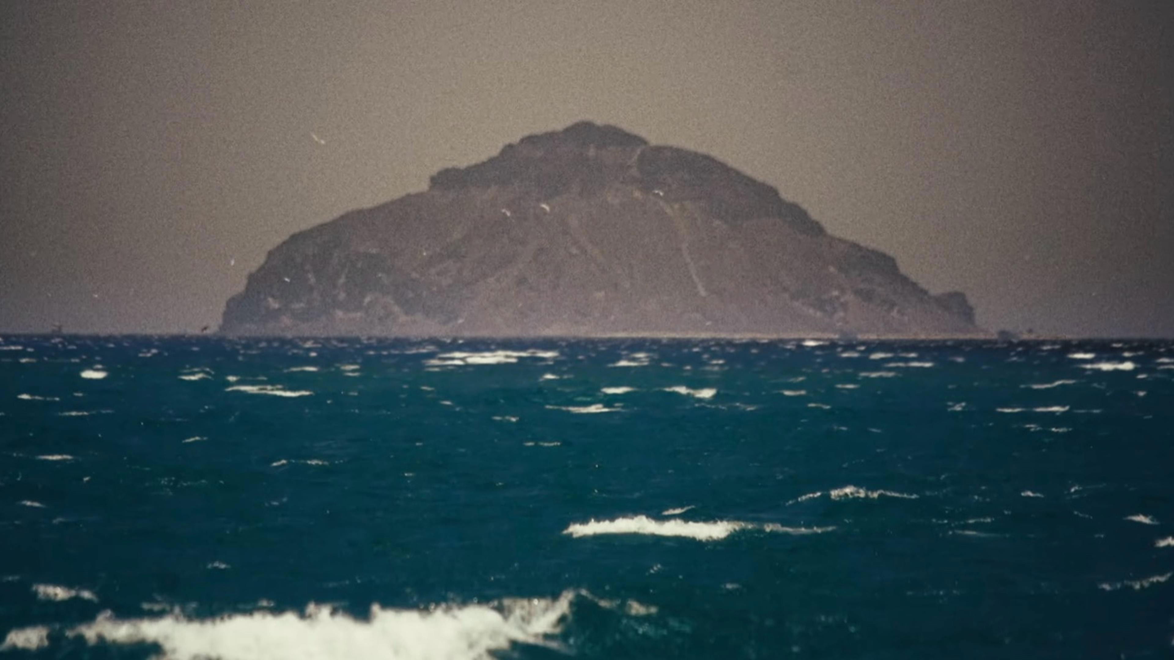 بين أحضان البحر